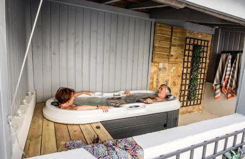 Bergerac House | Urban Eden, Bergerac, Maison coeur de ville, Spa