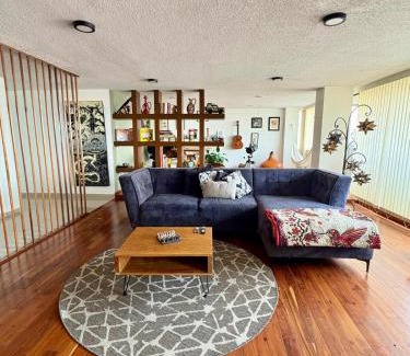 Los Morales Apartment | Urban Elegance