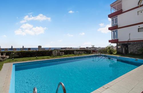 Las Palmas de Gran Canaria Apartment | Urban Elegance View Suite Pool
