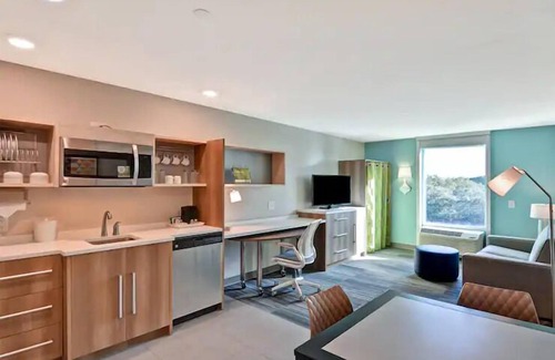 Terrace Park Hotel | Urban Escape: 4 Pet-friendly Units. FREE Breakfast, Pets Allowed, Pool!