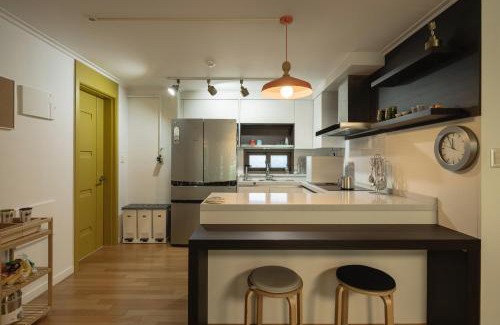 Seocho-gu House | Urban Escape for Women