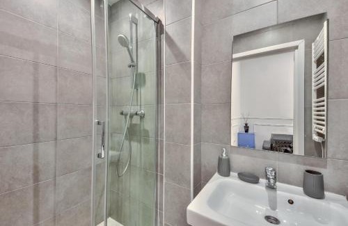 Quartier du Faubourg-Montmartre Apartment | Urban Flat 35 - 2 Bedroom Apartment Grands Boulevards