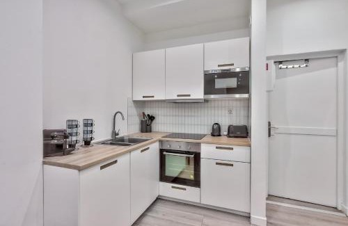 Quartier du Faubourg-Montmartre Apartment | Urban Flat 35 - 2 Bedroom Apartment Grands Boulevards