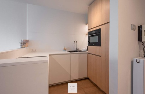 Duinbergen Apartment | Urban Floor, a sea breeze and beach around the corner in exclusive Duinbergen