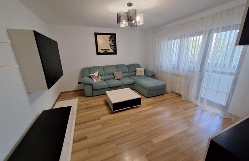 Suceava Apartment | Urban George Enescu 4 BeedRoom Apartment Suceava