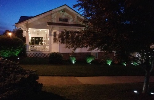 Maysville House | URBAN GETAWAY - .6 Downtown Maysville/Entire House