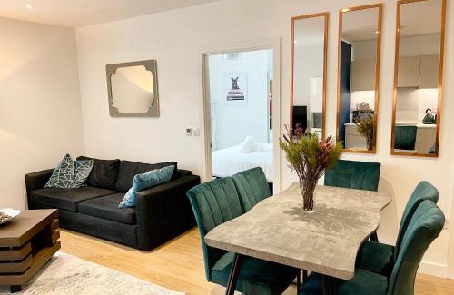Bracknell Apartment | Urban Heaven with free parking