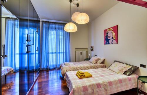Limbiate Apartment | Urban House - un angolo di relax con terrazza in Lombardia