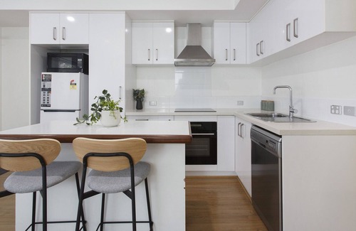 Victoria Park Apartment | Urban Living - two bedroom apartment close to CBD