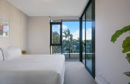 Newstead Apartment | 'Urban Lushscape' Riverside Retreat in Newstead
