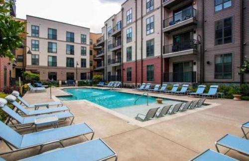 Five Points South Apartment | Urban Mid-Rise Studio King-Size Stay 3z1