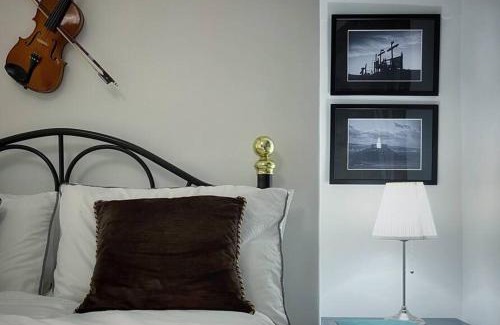 Castle Villa | Urban Music Style Townhouse in Swansea city center