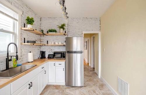 Jersey City Apartment | Urban Oasis 3BR Apt with Iconic WTC View