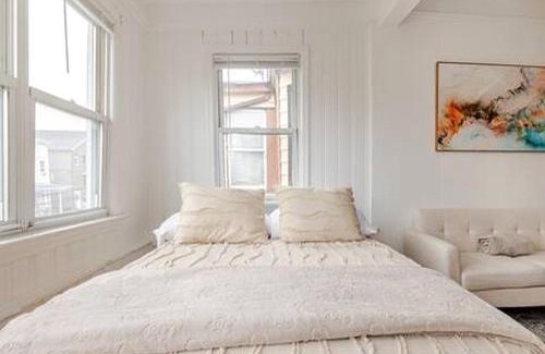 Jersey City Apartment | Urban Oasis 3BR Apt with Iconic WTC View