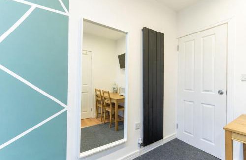 Moseley Apartment | Urban Oasis Hideaway