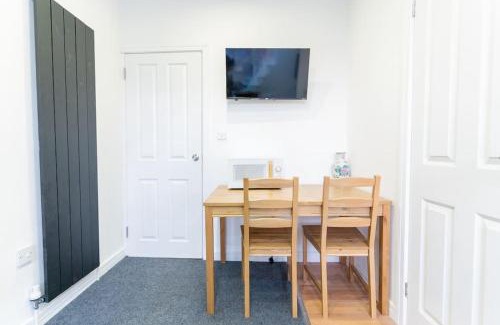Moseley Apartment | Urban Oasis Hideaway