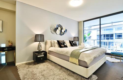 Darling Harbour Apartment | Urban Oasis Residence - Views · Parking · Ease