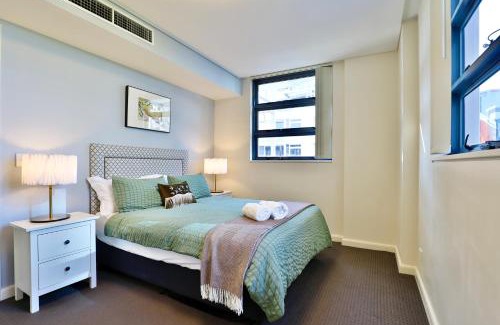 Darling Harbour Apartment | Urban Oasis Residence - Views · Parking · Ease