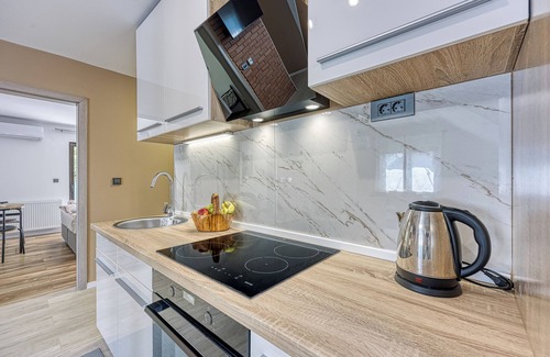 Zagreb Apartment | Urban Oasis With Terrace And Parking