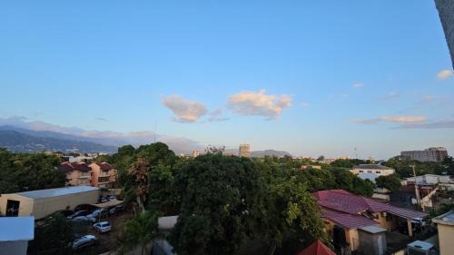 Eastwood Park Apartment | Urban Oasis - Your Modern Haven