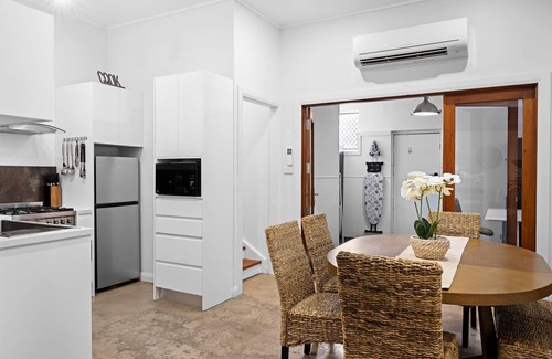 Stockton Apartment | Urban Retreat - 700m to Little Beach