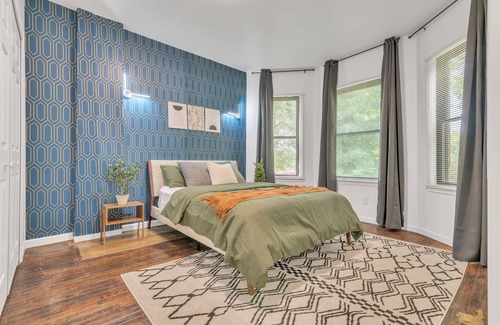 Detroit Apartment | Urban Retreat In Islandview 2 Bedroom Apts by Redawning