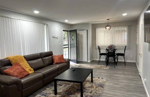 Dayton House | Urban Retreat, Modern Vibe