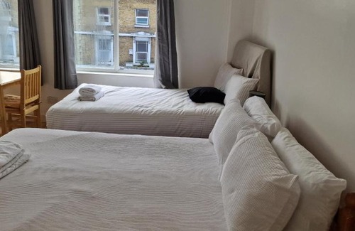 Camberwell Apartment | Urban Retreat Studio Camberwell zone 2
