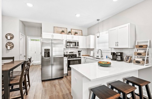 Clarksville House | Urban Rooftop of Downtown (1014 Franklin St)