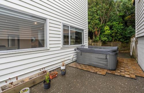 Johnsonville House | Urban Sanctuary - Johnsonville Holiday Home