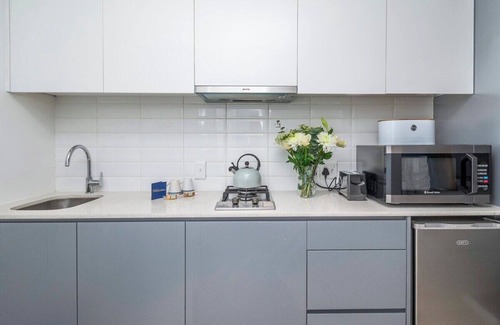 Salt River Apartment | Urban Studio at 1 on Albert