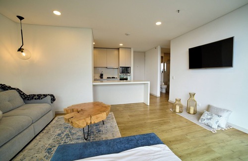 El Tesoro Apartment | Urban Studios- Newly furnished. Beautiful city views