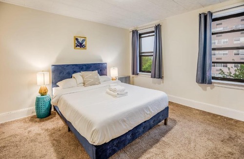 Hoboken Apartment | Urban Style 2BR in Hoboken