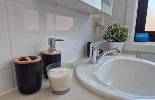 Chippendale Apartment | Urban sun in Broadway Sydney
