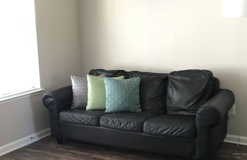 SoNo House | Urban Townhouse 2Bd/2Ba Suite with FREE Parking in the Heart of Atlanta