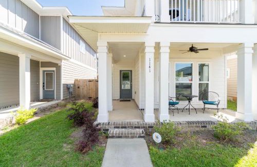 South Pensacola House | Urban Vista - 3 Bed 2 and Half Bath, Close to Downtown!