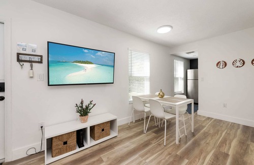 The Roads Apartment | URBAN4-2 | relax after exploring like a chic local