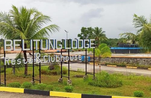 Tanjung Pandan Hotel | Urbanview Hotel Belitung Lodge Resto & Club House by RedDoorz