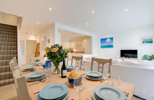 Little Petherick House | Urchins Peak