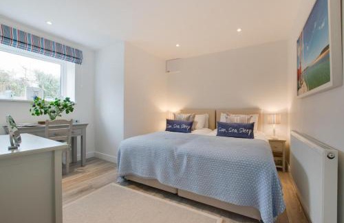 Little Petherick House | Urchins Peak
