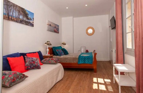 Saint-Emilion Apartment | Ursulines garden, Saint-Émilion center, T1 35m2