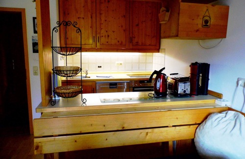 Lenggries Apartment | Urtlmühlhof vacation apartment Buchstein 4 rooms 6 pers. bathtub/shower and two WCs