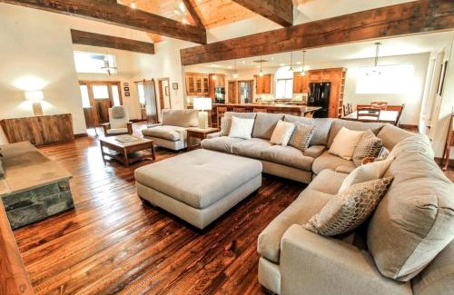 Columbia Falls House | Heavenly Cabin Nestled Among the Towering Trees in Montana