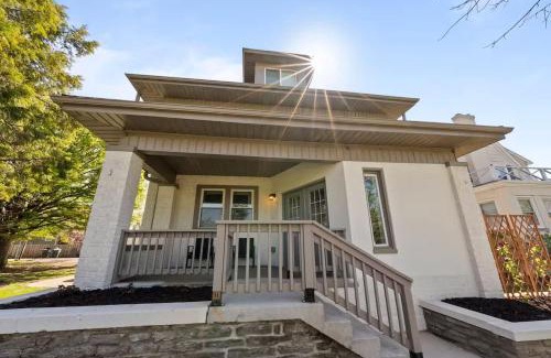 Clintonville Apartment | Close to OSU Rooftop Patio Grill & Outdoor TV