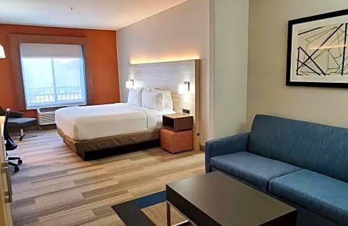 Glendale Sports and Entertainment District Hotel | Holiday Inn Express & Suites Phoenix Glendale Dist, an IHG Hotel