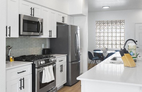 Glendale Sports and Entertainment District Hotel | Hotel ∙ Private 2BR Condo in Zone Luxe with Balcony & Pool
