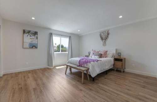 Sherman Oaks House | LA Haven Spacious Townhome
