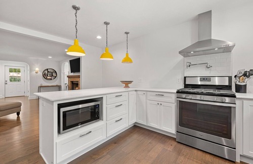 Shorewood-Tower Hills-Harbert House | Charming 3 bdrm/3 ba, heated pool, fire pit, private yard, 5 min drive to beach
