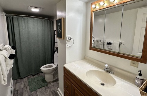 Waterbury Apartment | Centrally Located Waterbury Apartment