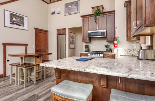 Yosemite National Park Cabin | Devonshire - Aragon
